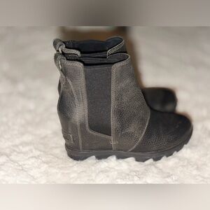 Sorel Women's Dark Gray Chelsea Ankle Boots